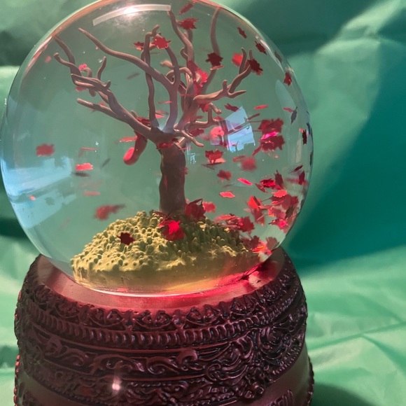 New in Box All Too Well Snow Globe Snowglobe Taylor Swift ATWTMV Ten Minute - Picture 8 of 8